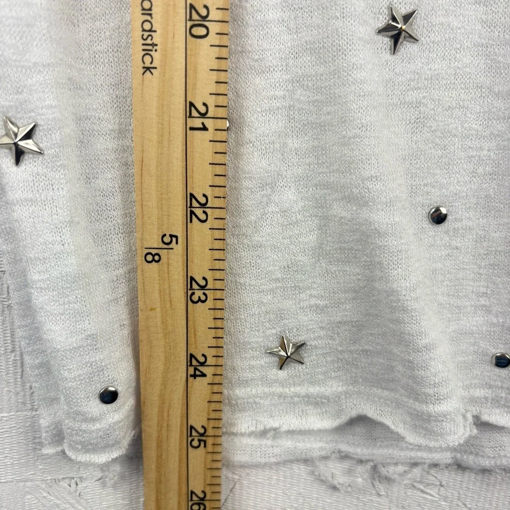 Bebe Womens Stars and Dots Studded White Tee Shirt Sz Large Gauze Fabric Raw Hem - Picture 7 of 8